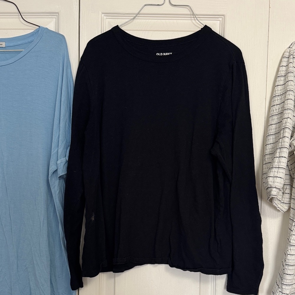 Old Navy Black Long-Sleeve Shirt - Crew Neck